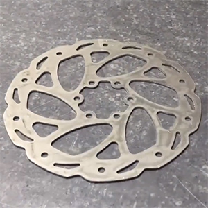 瑪哈特剎車盤矯平機(jī)-制動盤整平機(jī)-電動新能源車零件校平機(jī)-全自動鋁板壓平機(jī)